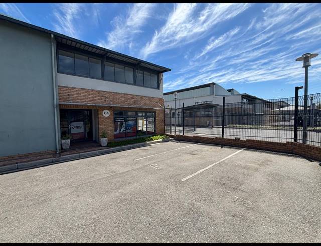 325M² WAREHOUSE TO LET IN AIRPORT INDUSTRIA